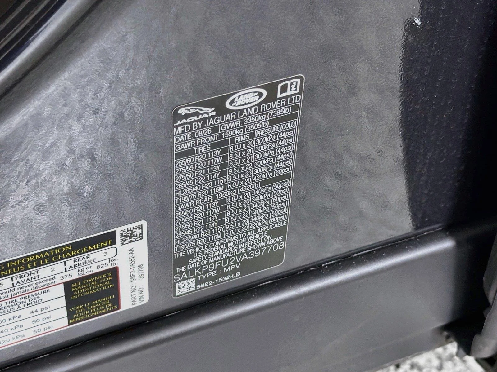 New 2027 Carpathian Grey Land Rover SE image 30