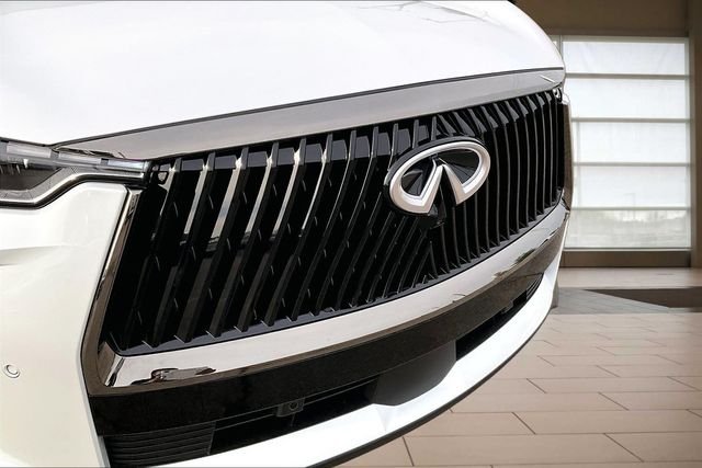 New 2027 2T RAD WHT INFINITI Autograph image 28