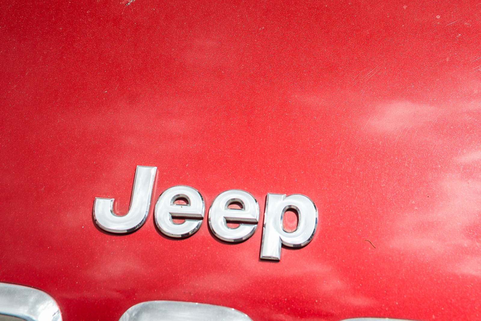 Used 2017 Deep Cherry Red Crystal Pearlcoat Jeep Limited image 4