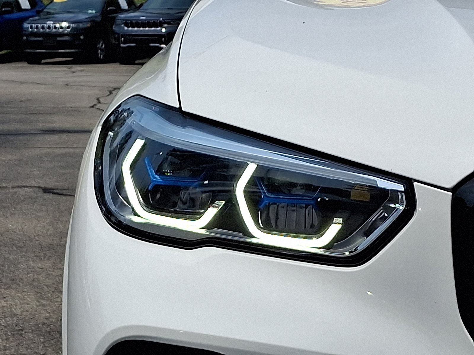 Certified Used 2023 Alpine White - 300 BMW M50i image 9