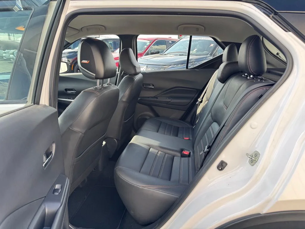 Used 2019 White Nissan SR image 11