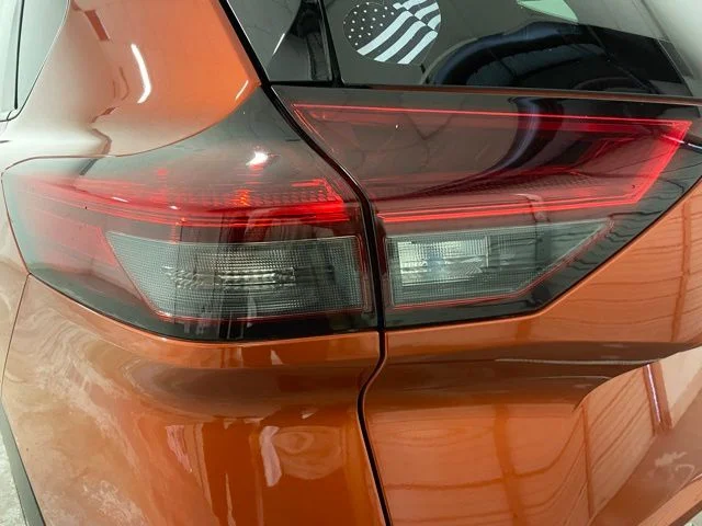 Used 2021 Orange Nissan Platinum image 7