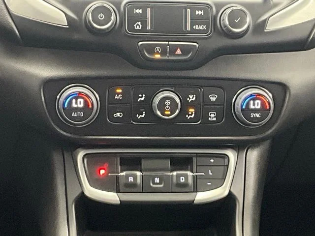 Used 2024 Silver GMC SLT image 8