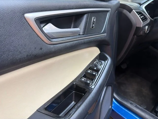 Used 2020 Atlas Blue Metallic Ford SEL image 22