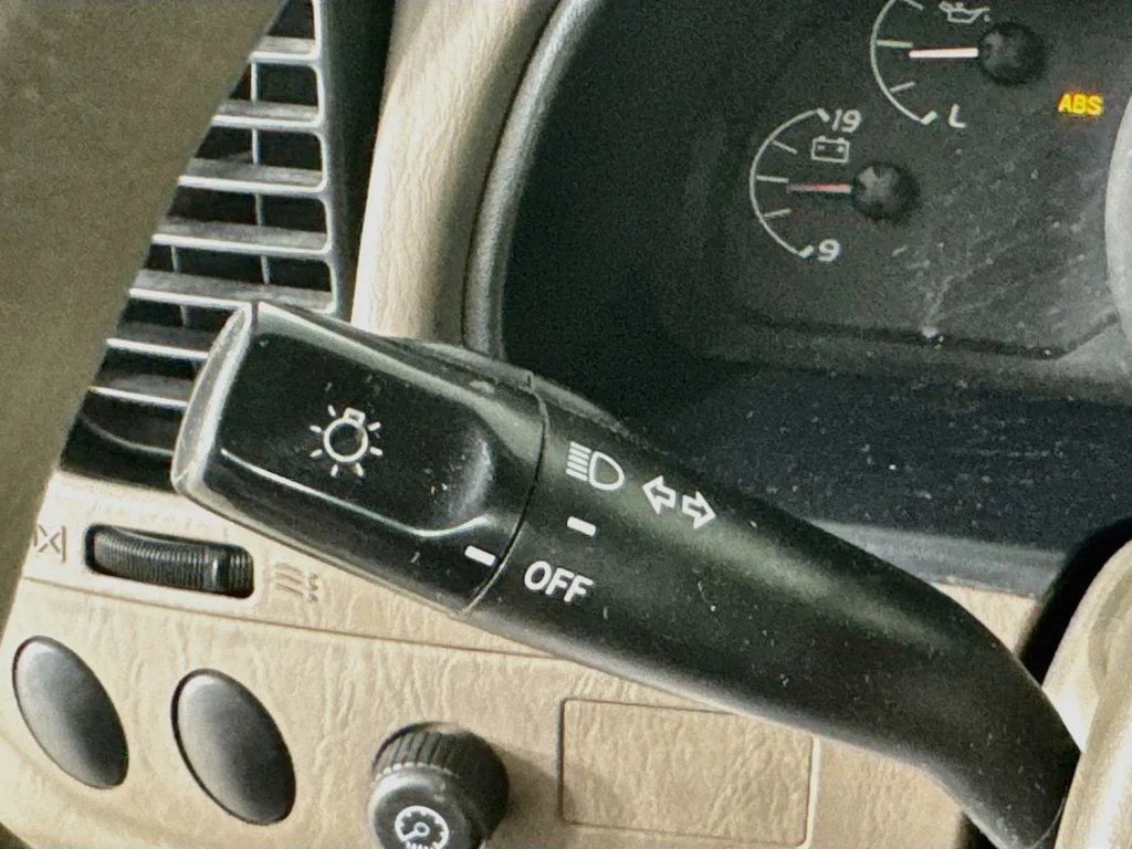 Used 2006 Beige Toyota SR5 image 12