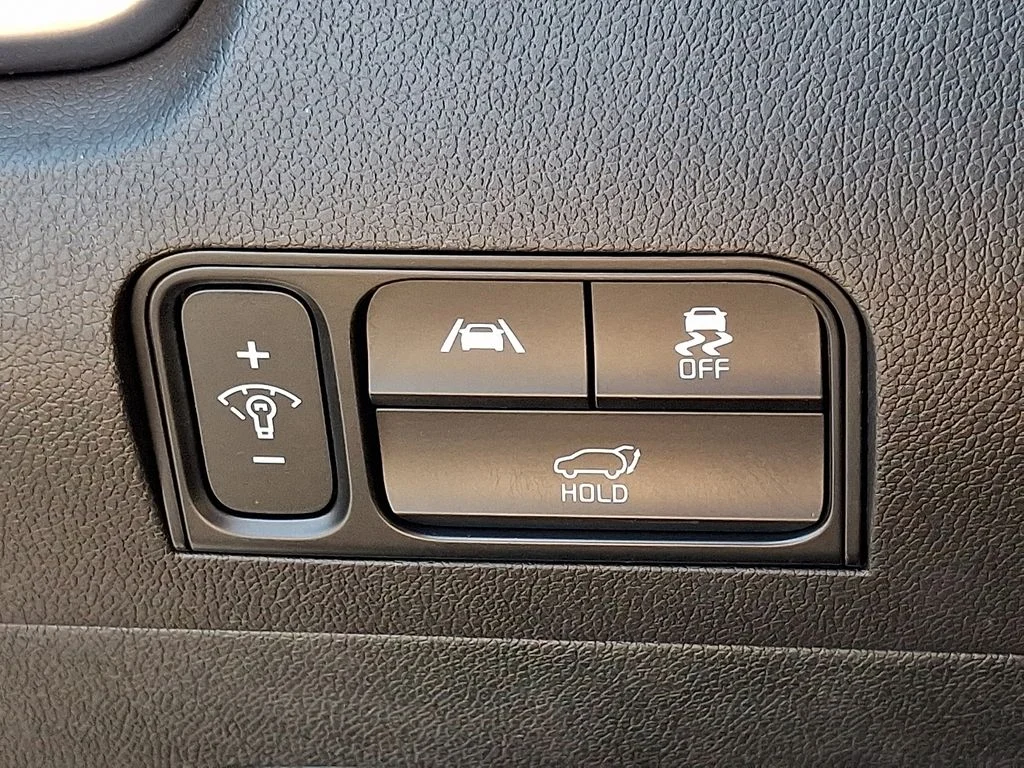 Certified Used 2023 Wolf Gray Kia X-Line EX image 27