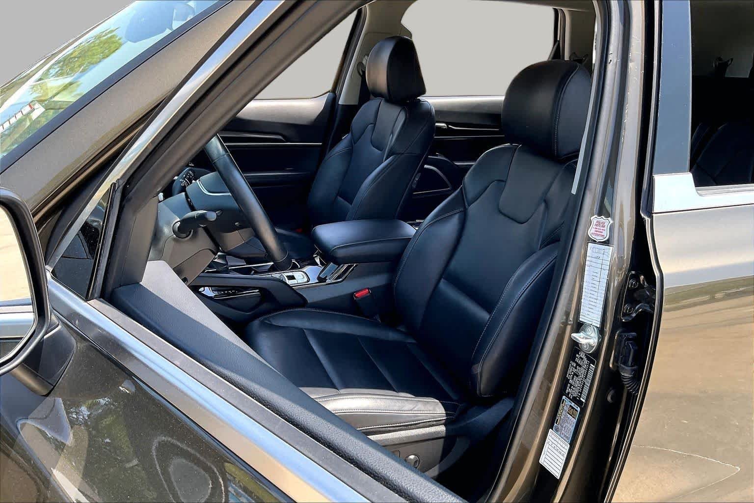 Used 2025 Dark Moss Kia S image 8