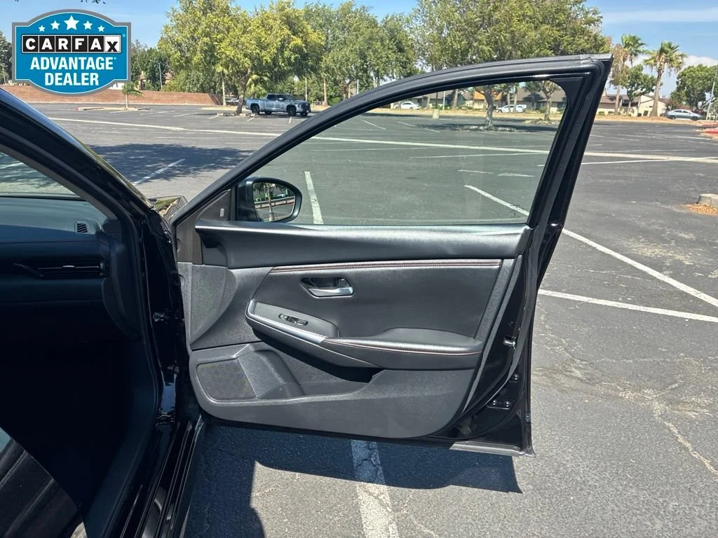 Used 2025 Super Black Nissan SR image 26