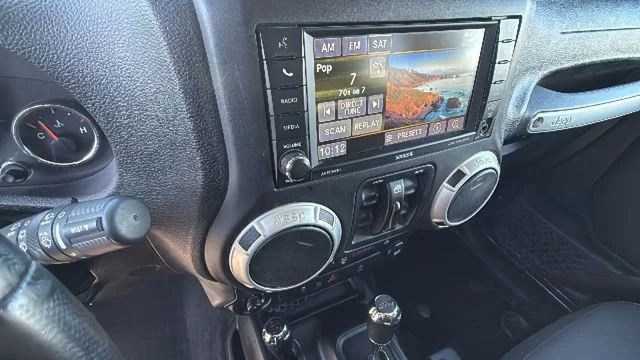 Used 2018 Gray Jeep Sahara 4x4 image 15