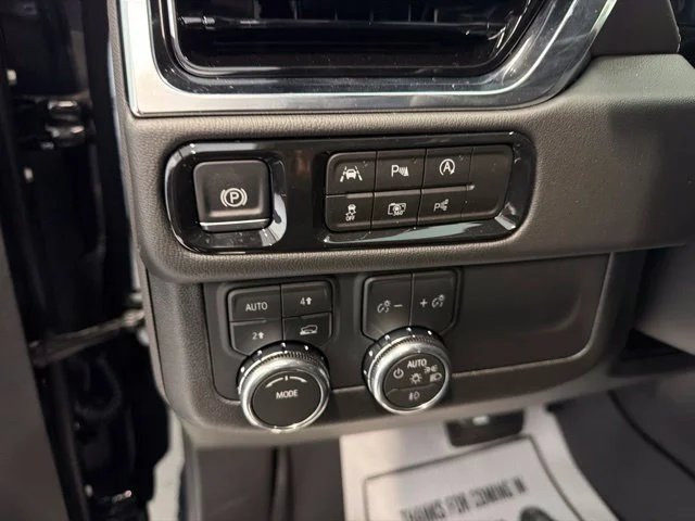 2027 GMC Yukon Denali - Photo 24
