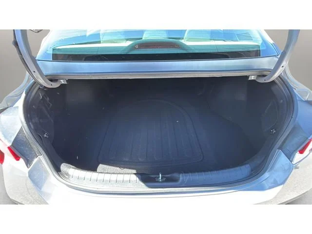 Used 2025 Gray Hyundai SEL Sport image 31