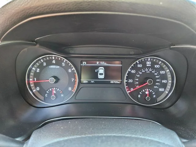 Used 2023 Red Kia LXS image 32