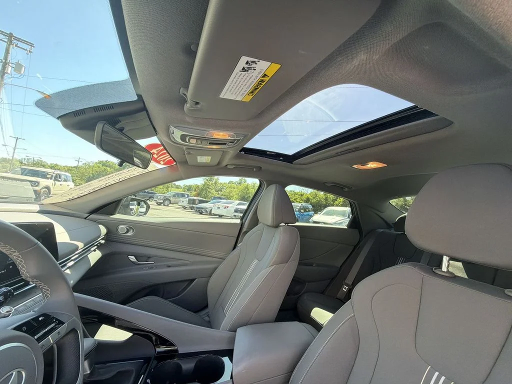 Used 2024 Gray Hyundai SEL image 22