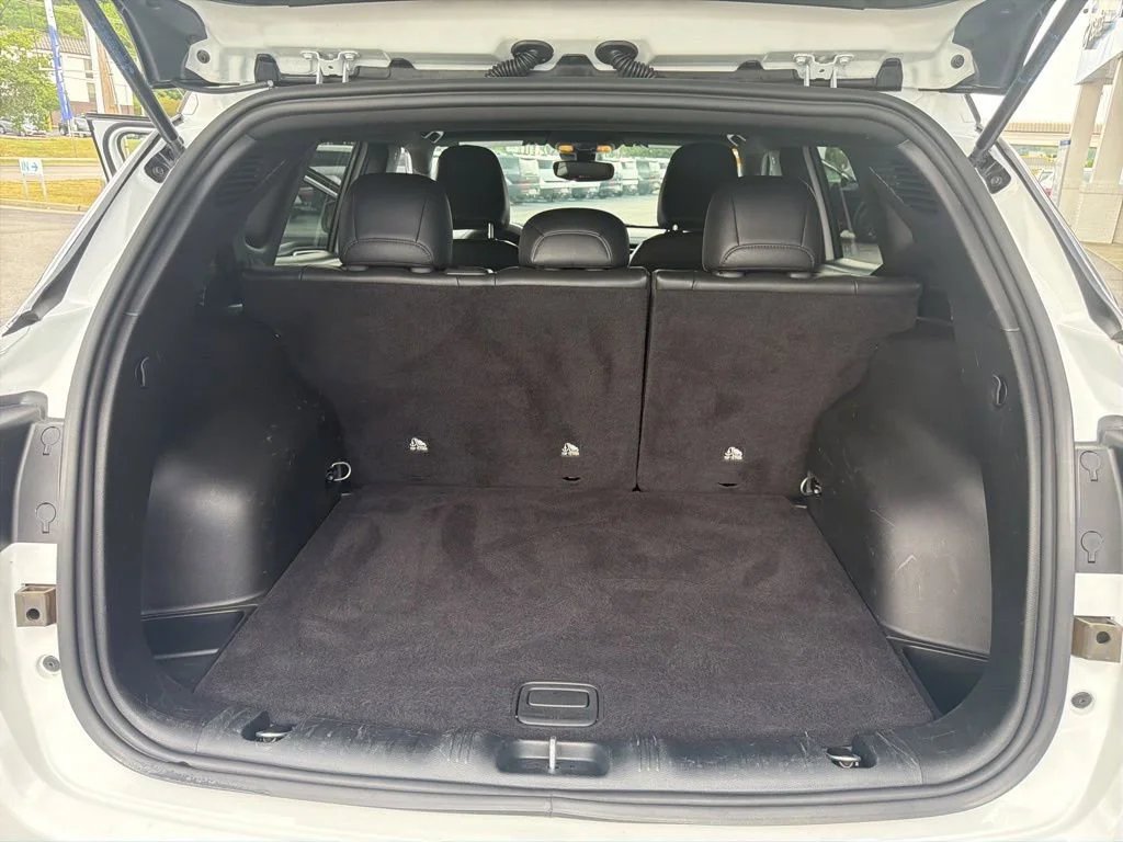 Used 2025 White Jeep Limited image 16