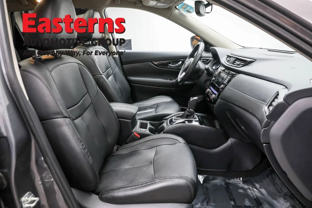 Used 2019 Gray Nissan SL image 26