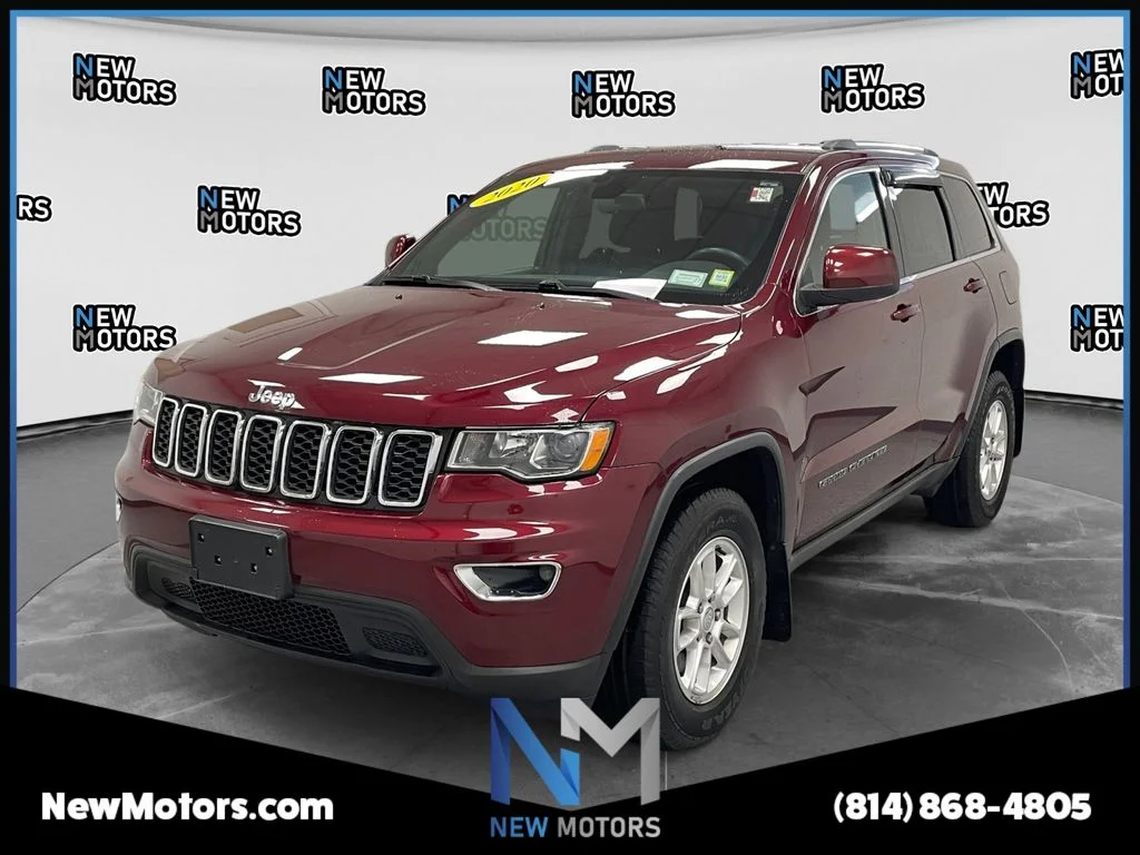 Used 2020 Velvet Jeep Laredo E image 1