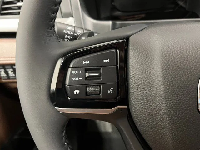 New 2026 Platinum White Pearl Honda Touring image 16