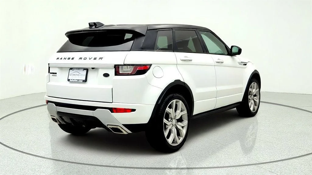 Used 2016 Fuji White Land Rover 5dr Hatchback Autobiography w/ Ebony Headliner image 5
