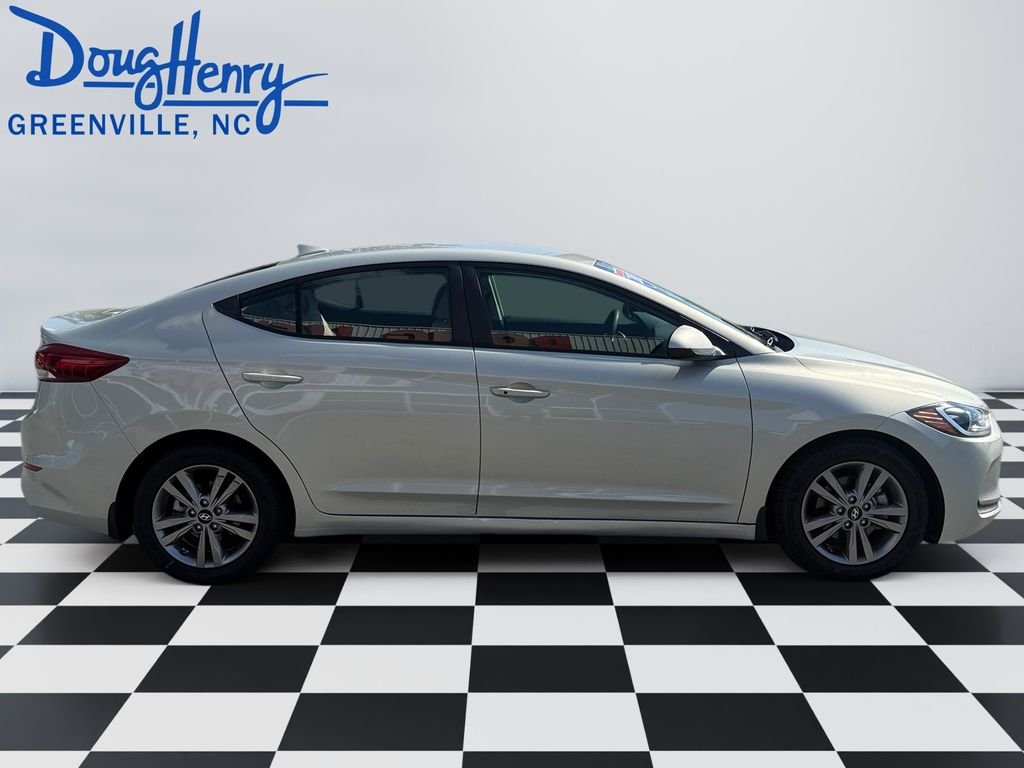 Used 2018 Beige Hyundai SEL image 6