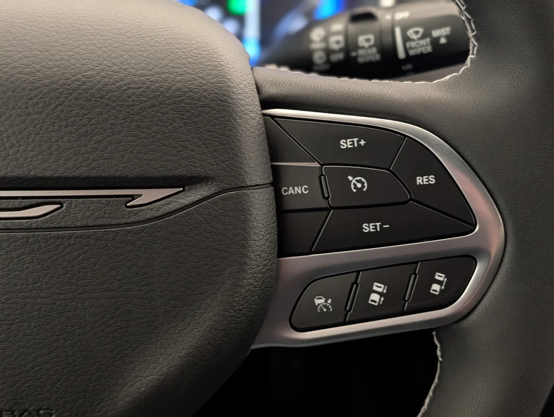 New 2027 White Chrysler Select - - AWD - Full Sunroof - Safety Sphere Pkg - 360 Surround Cam - Blind Spot Mon & More! image 18