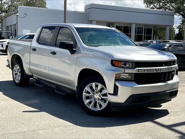 Used 2021 SILVER ICE METALLIC Chevrolet Custom image 2