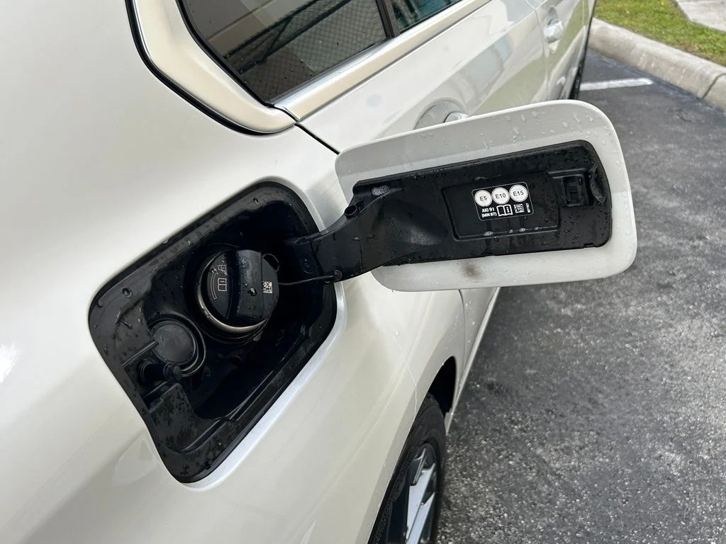 Used 2025 White BMW 330i image 36