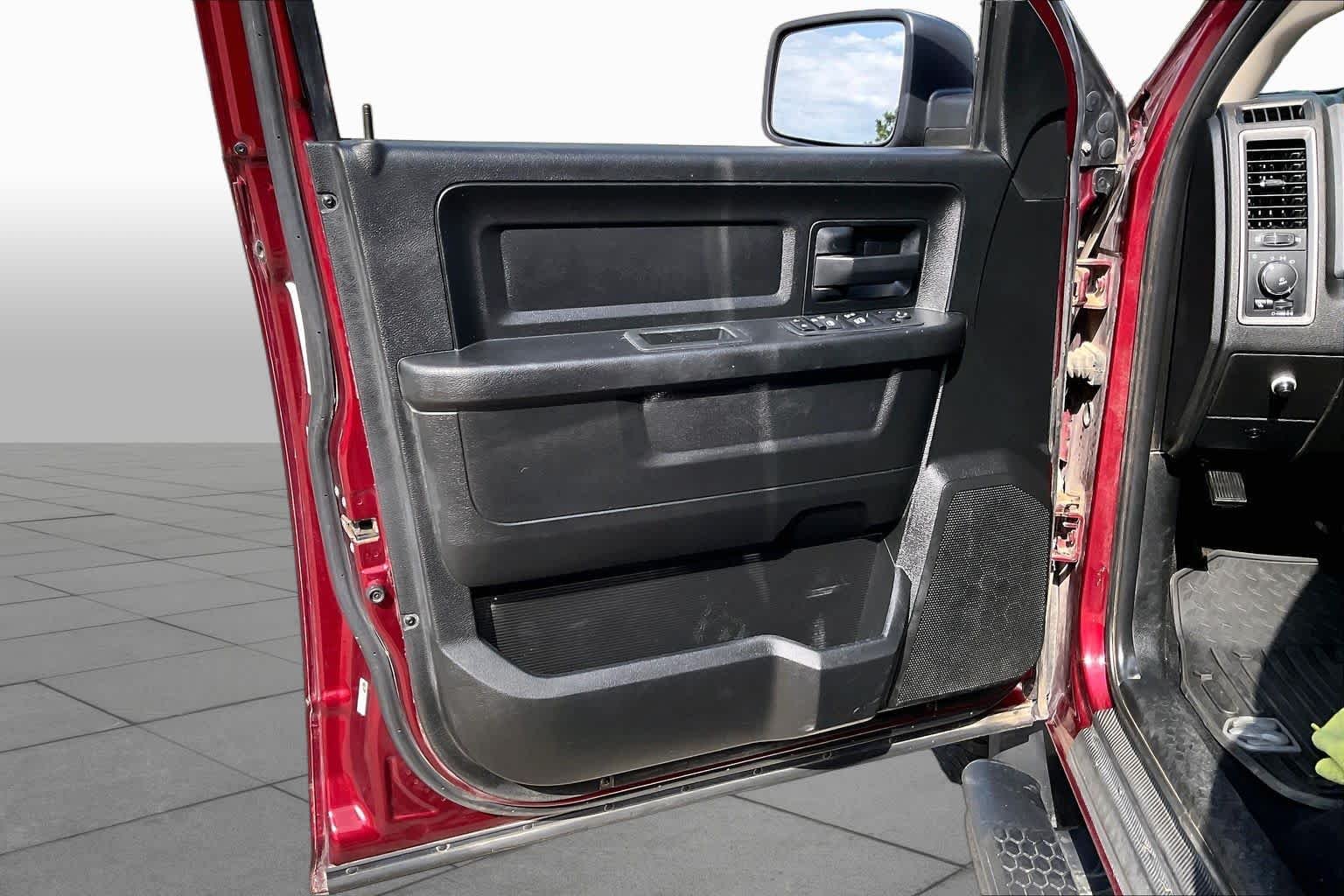 Used 2019 Red Pearl Ram Tradesman image 21