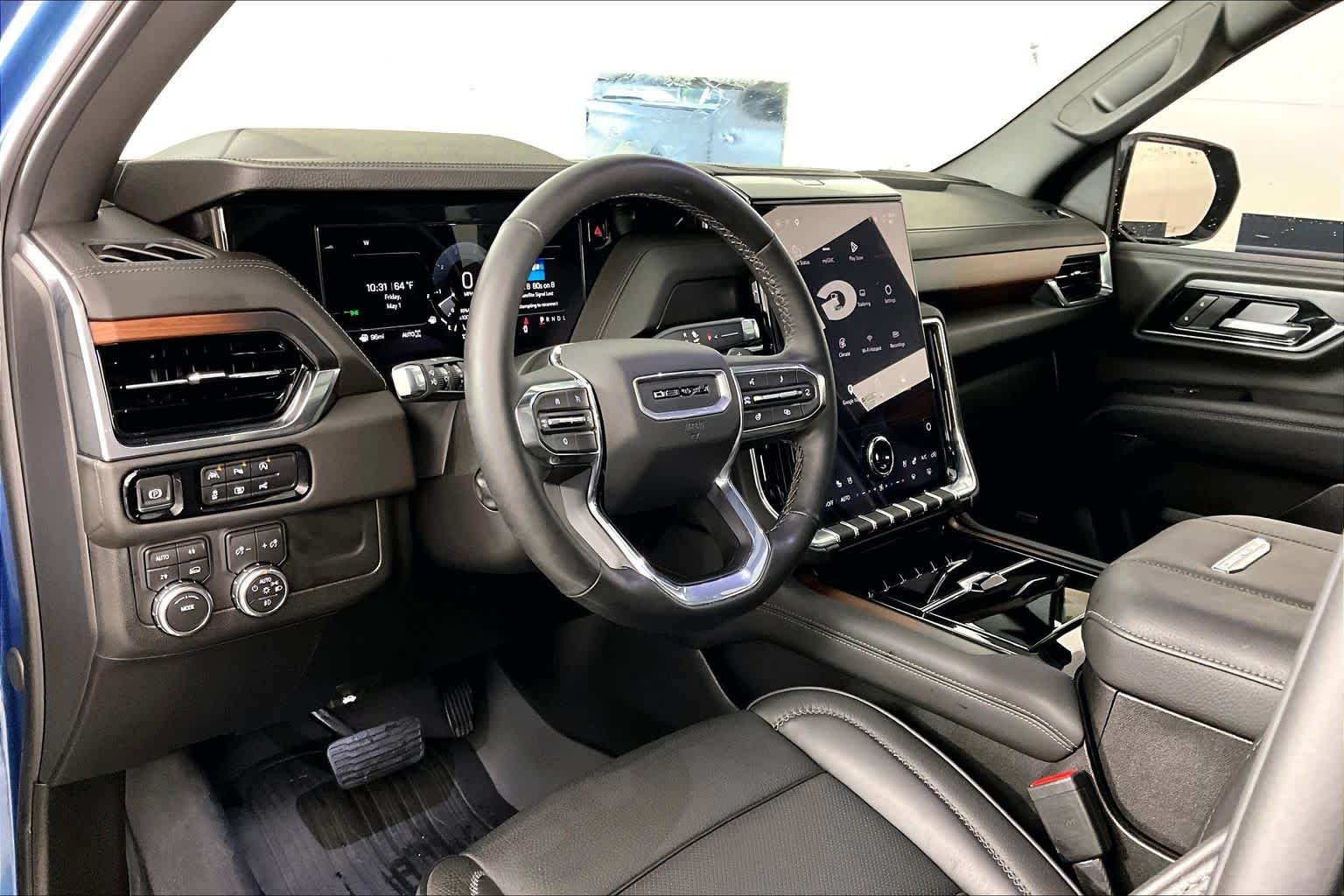 2026 GMC Yukon Denali - Photo 17