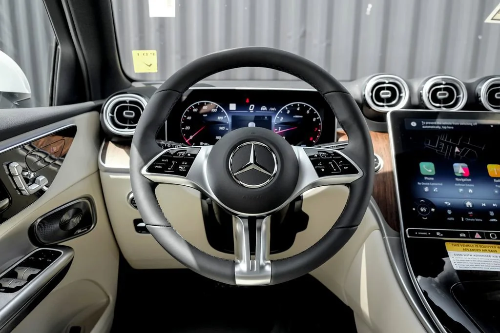 New 2026 Polar White Mercedes-Benz GLC 300 image 52