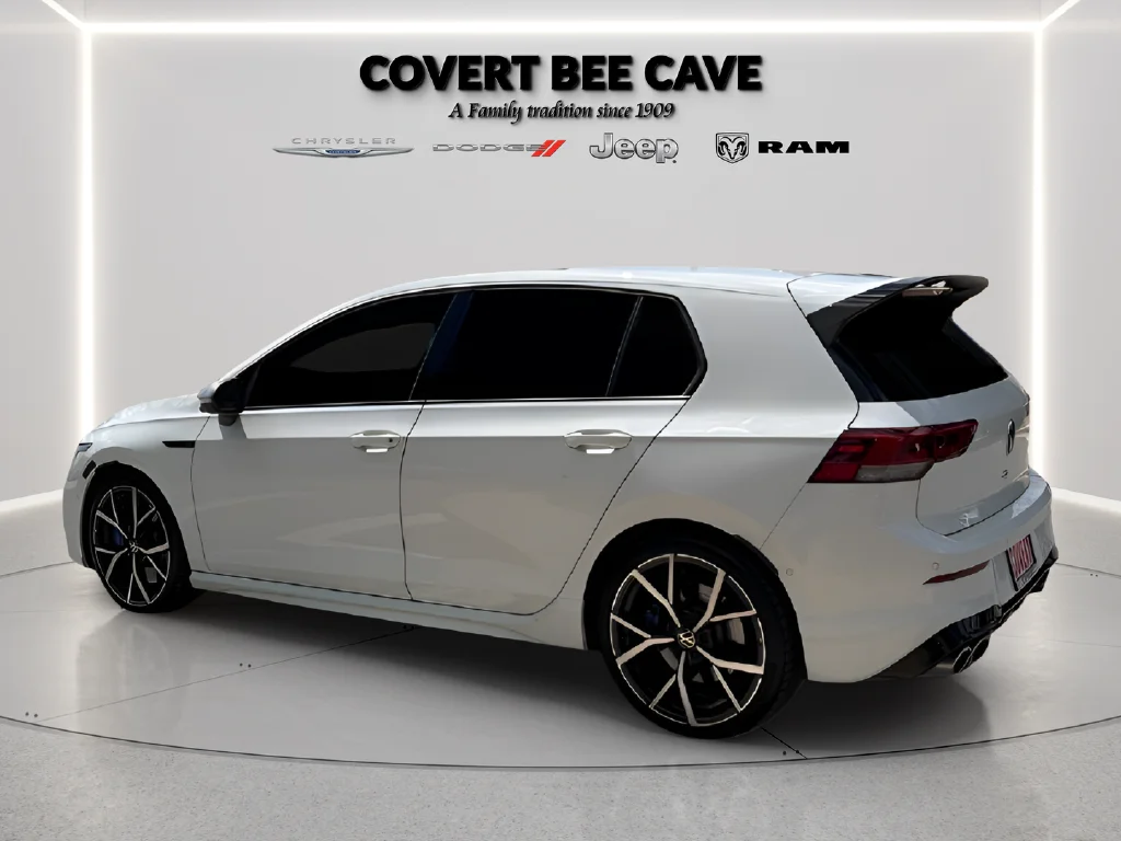 Used 2022  Volkswagen 2.0T image 11