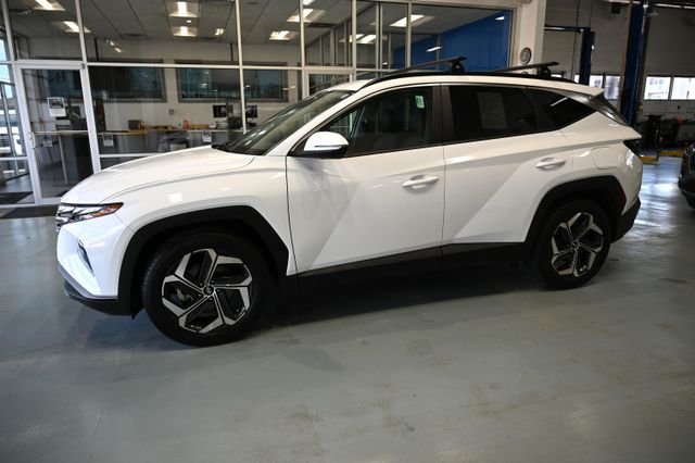 Used 2023 White Hyundai SEL image 7
