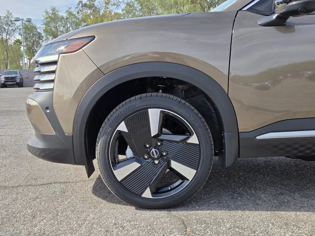 New 2026 Canyon Bronze Metallic Nissan SR image 5