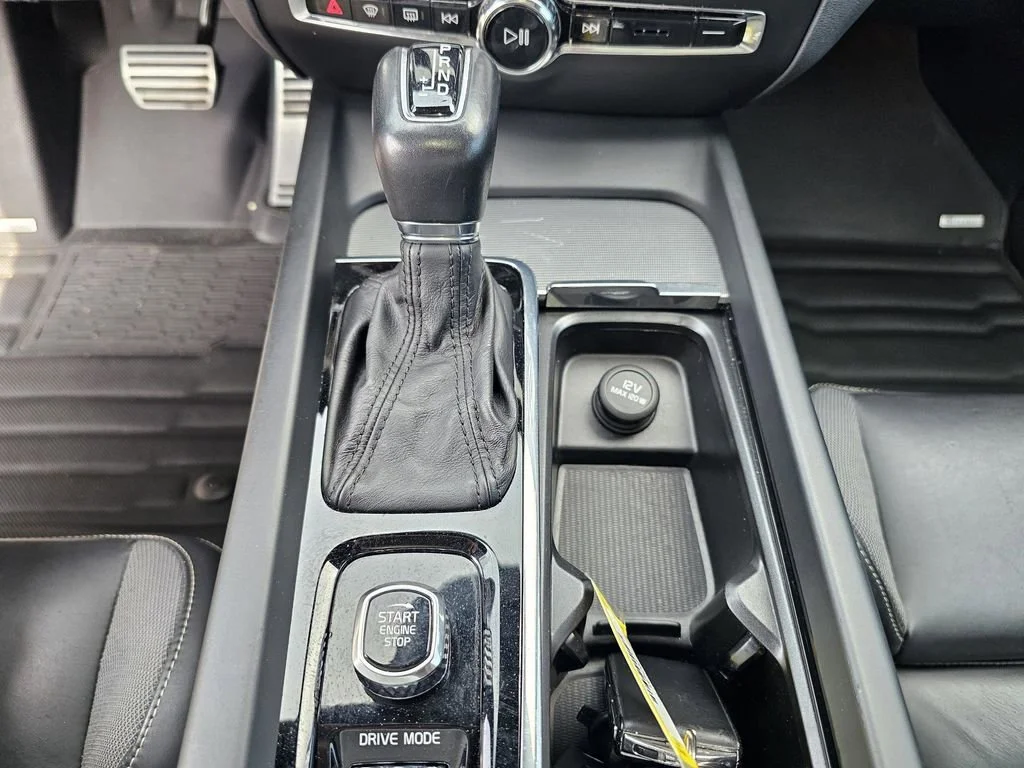 Used 2020 Black Stone Volvo R-Design image 24