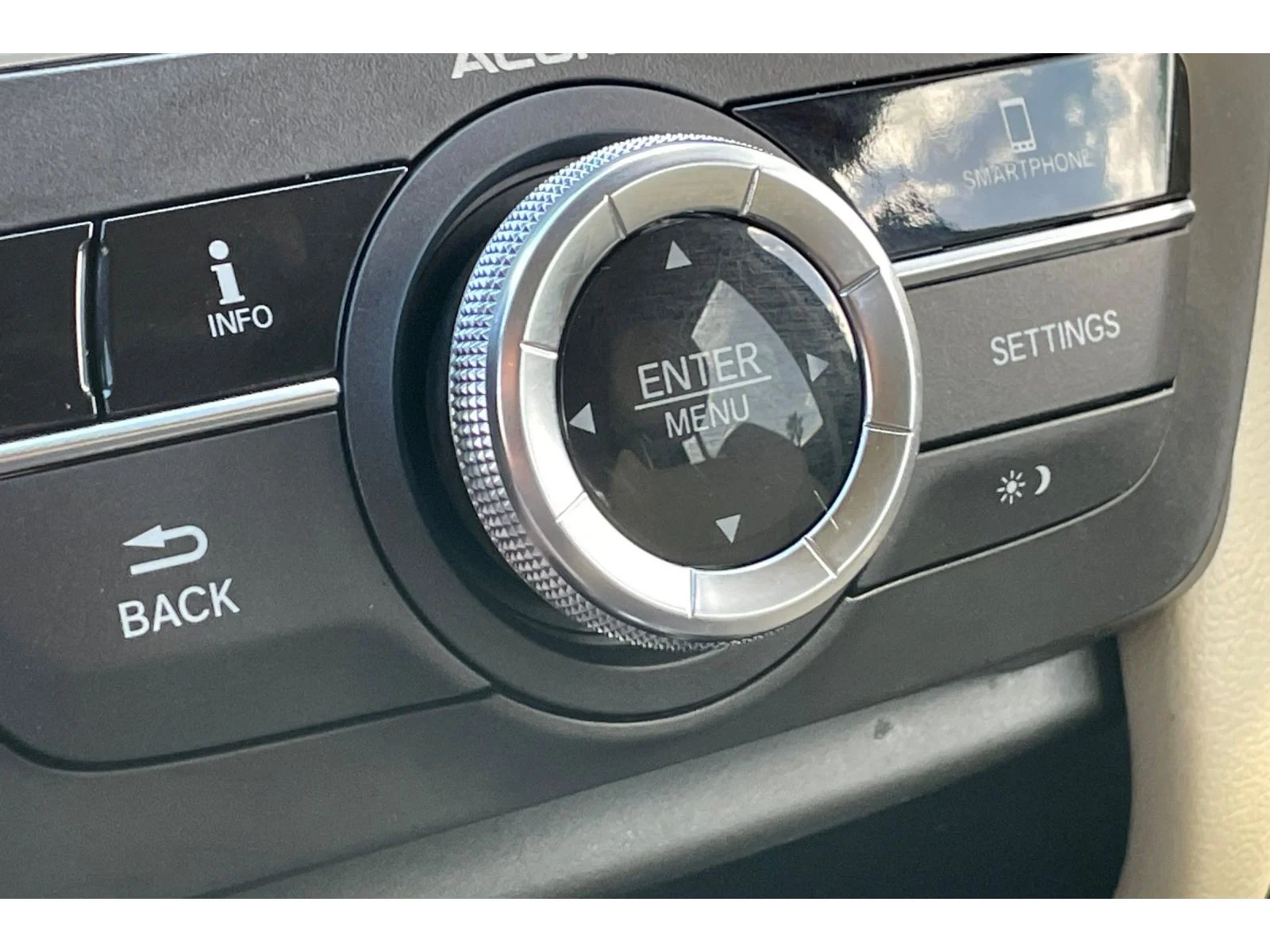 Used 2018 White Diamond Pearl Acura 3.5L (A9) image 31
