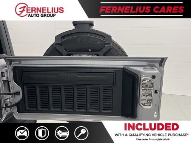 Used 2018 Silver Jeep Unlimited Sport S image 22