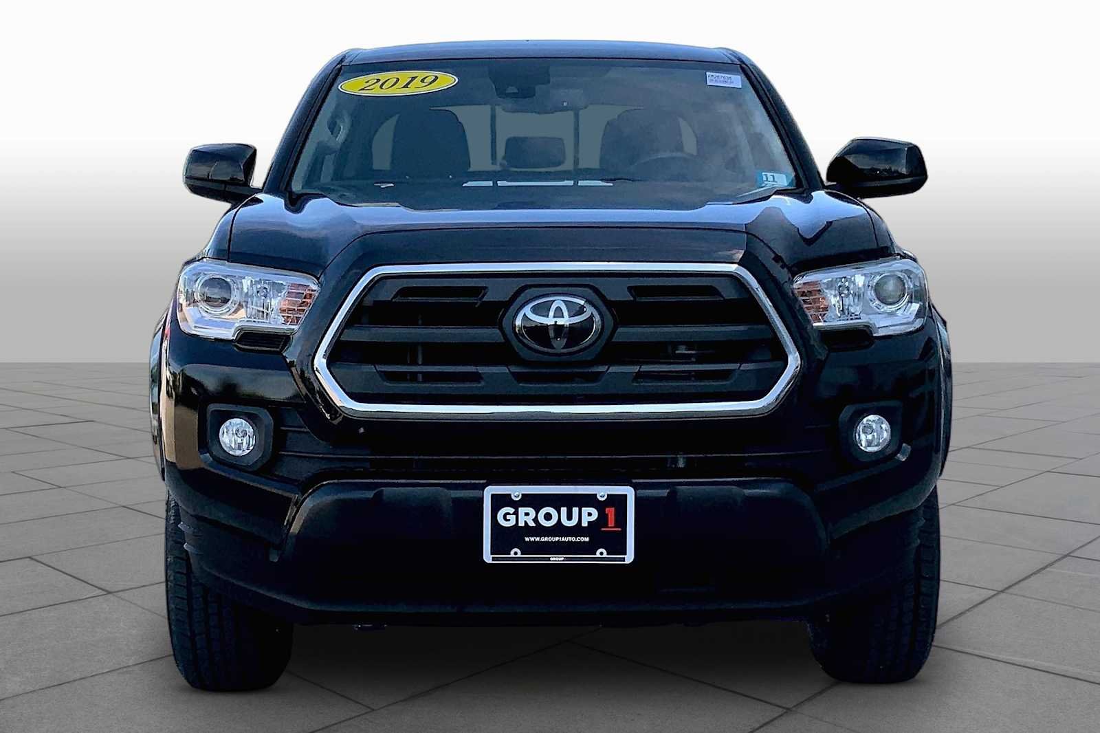 Used 2019 Midnight Black Metallic Toyota SR5 image 4