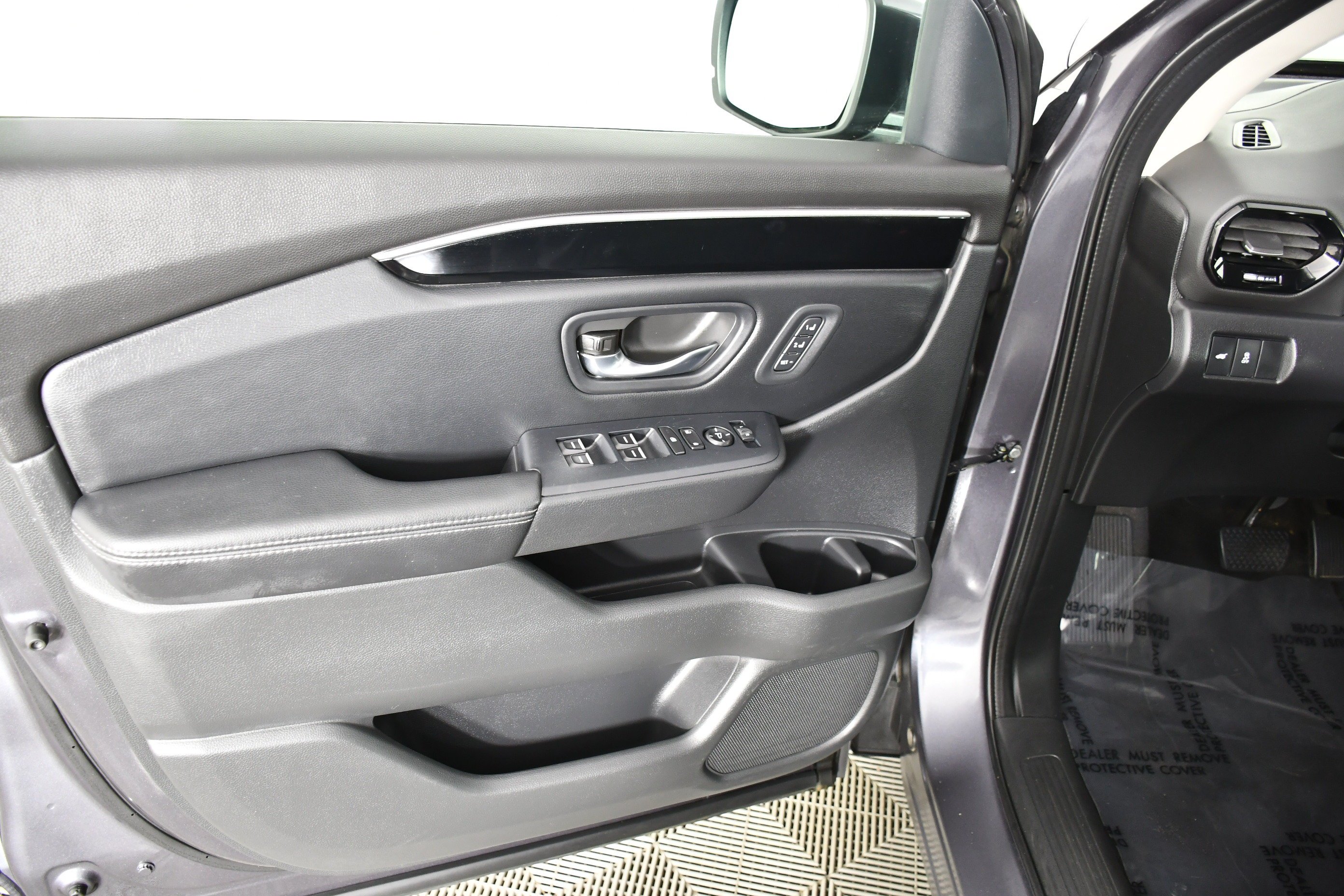 Used 2024 Modern Steel Metallic Honda EX-L 8 Passenger image 37