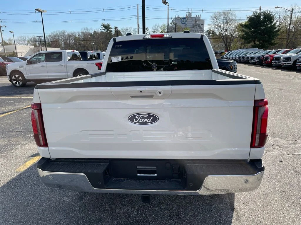 New 2026 STAR WHITE Ford Lariat image 5