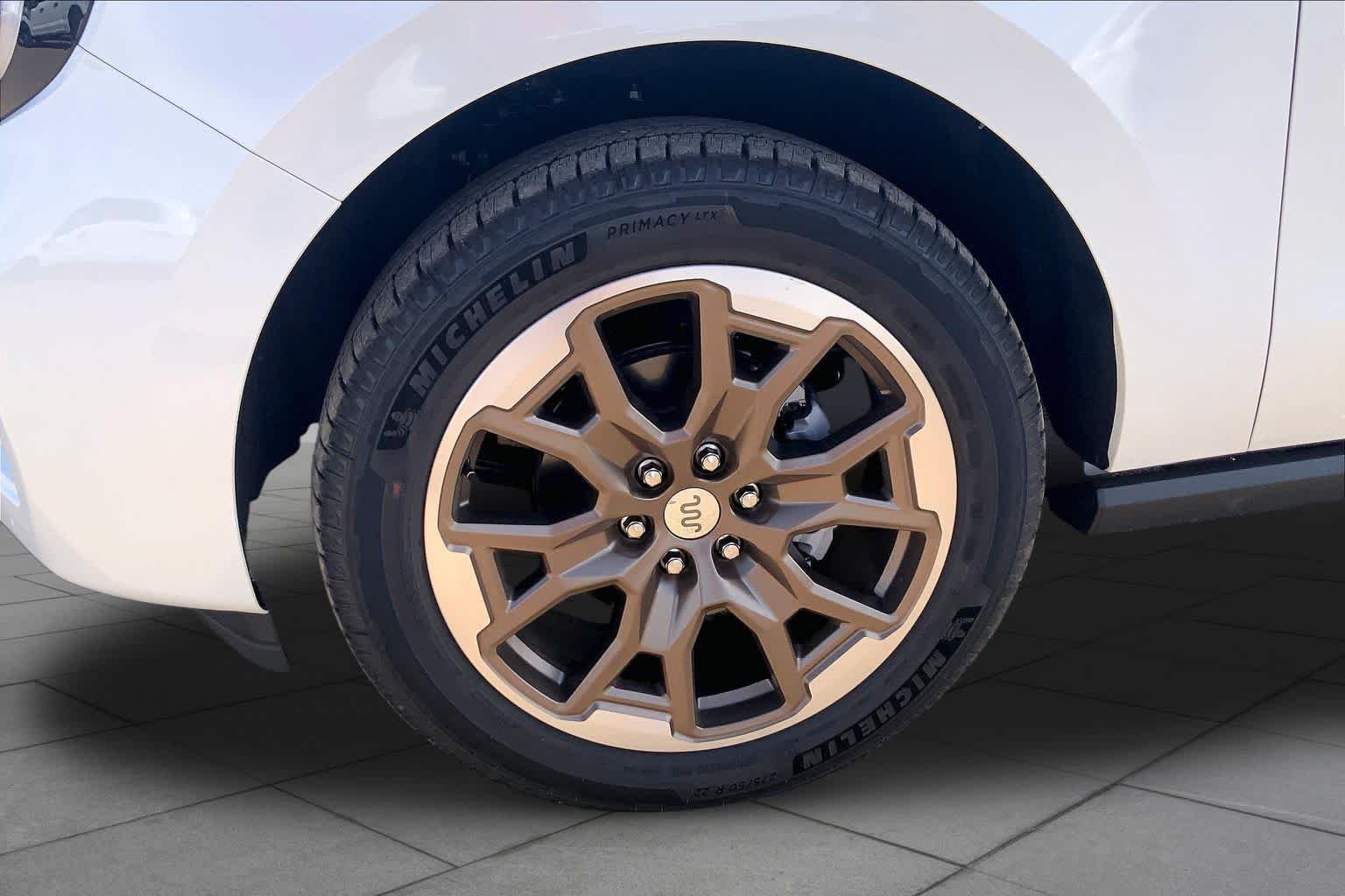 New 2027 Star White Metallic Tri-Coat Ford King Ranch® image 11