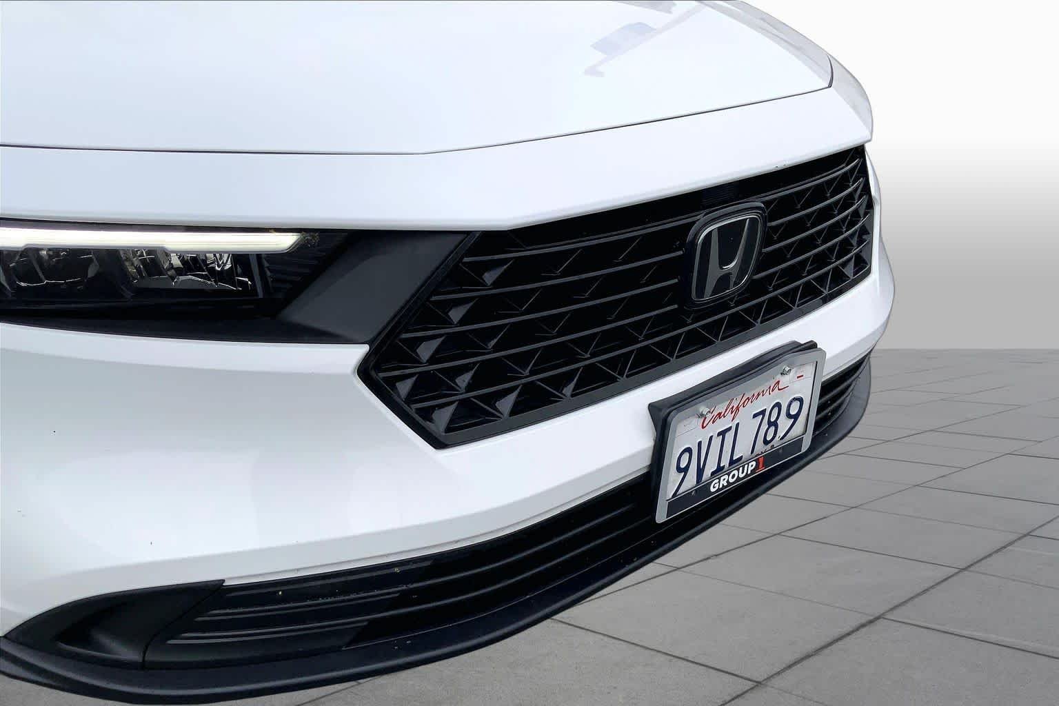 Used 2025 Platinum White Pearl Honda Sport image 29