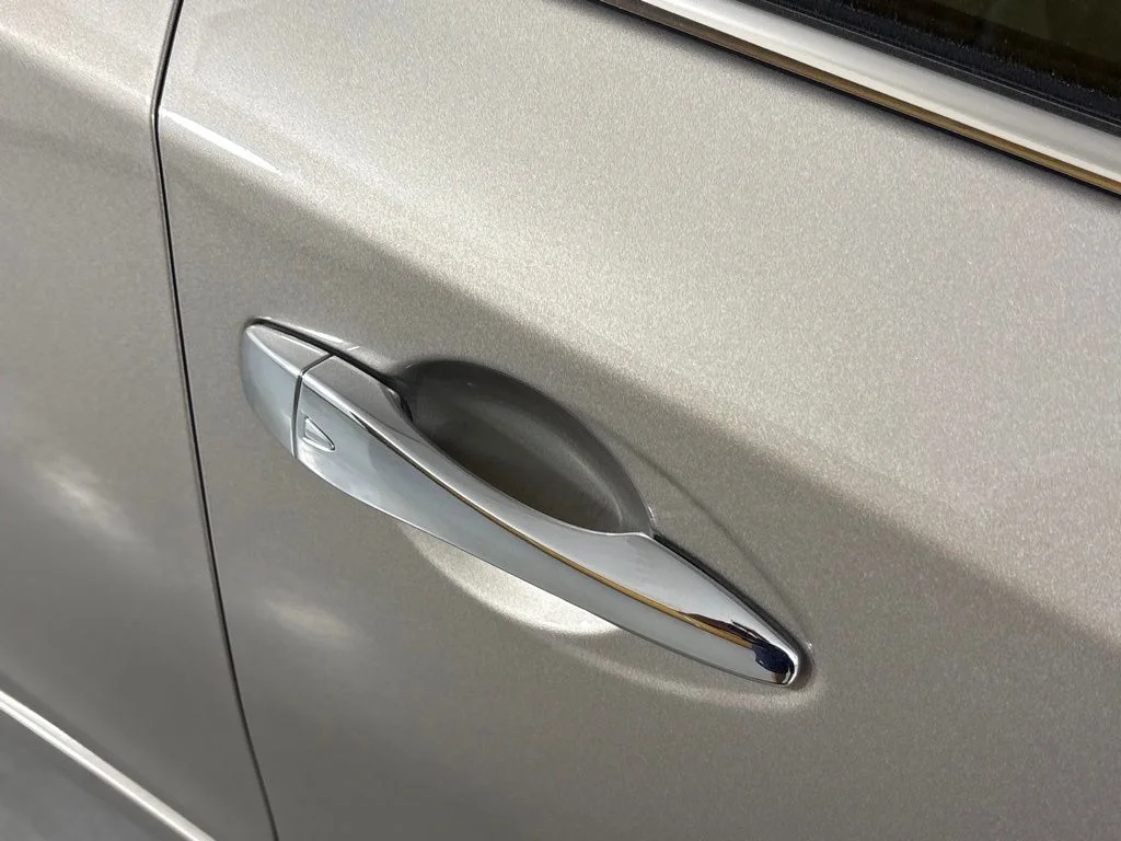 Used 2013 Beige Nissan 2.5 SV image 12