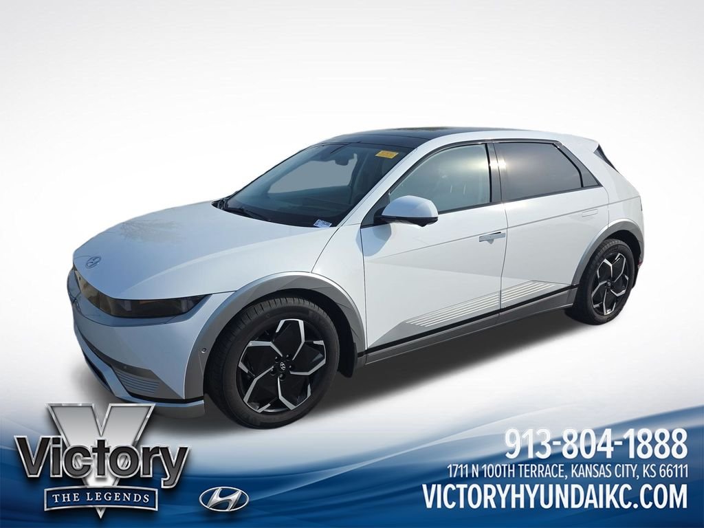 Used 2023 White Hyundai Limited image 1