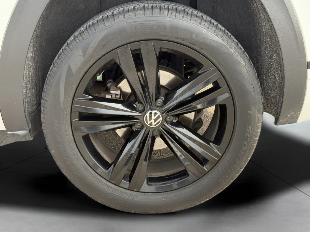 Used 2023 White Volkswagen 3.6L V6 SEL R-Line image 9