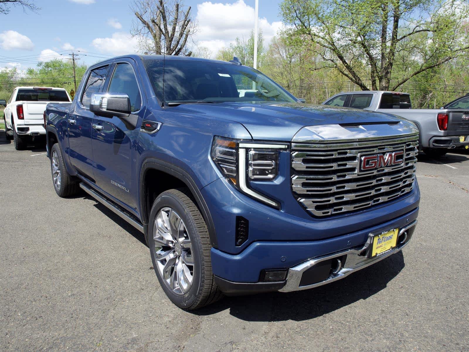 2026 GMC Sierra 1500 Denali - Photo 3