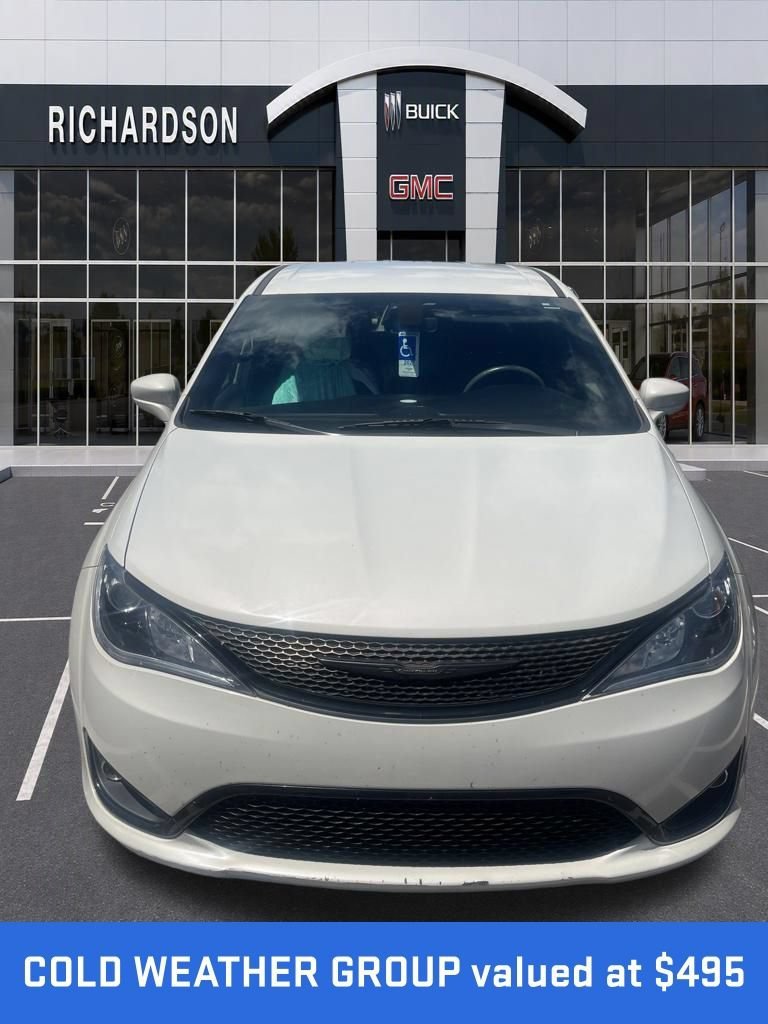 Used 2020 White Chrysler Touring image 3