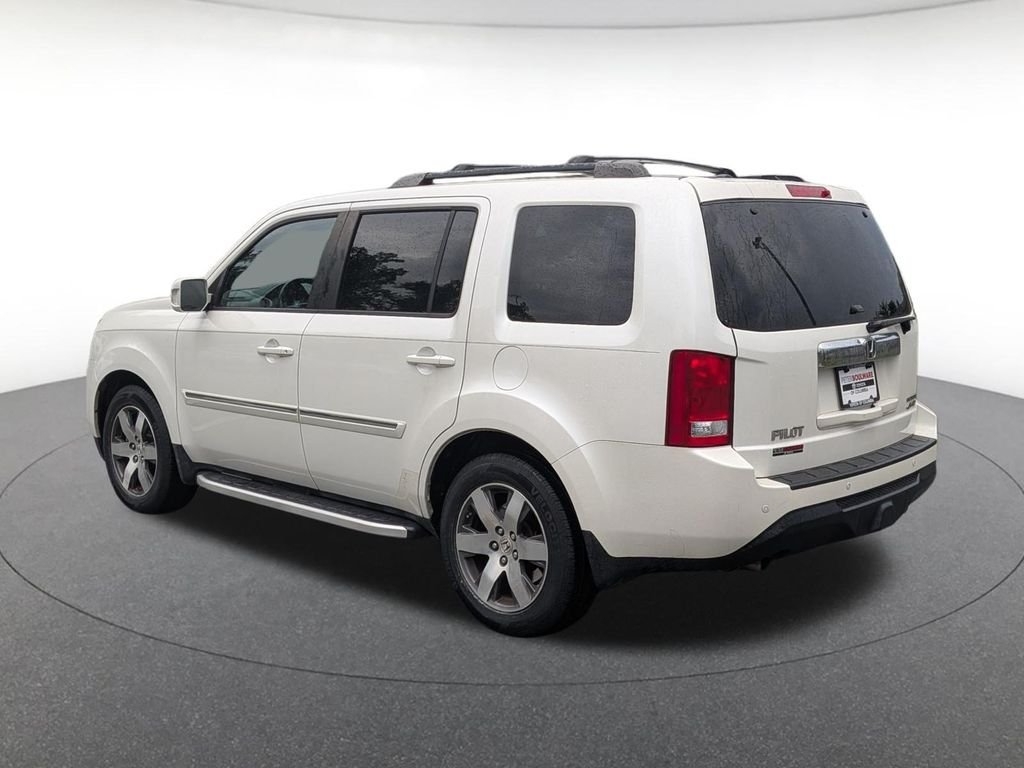 Used 2012 White Honda Touring image 3