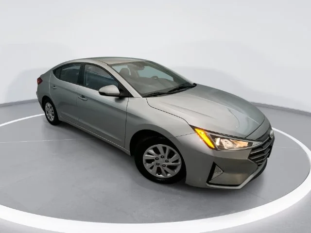 Used 2020 Silver Hyundai SE image 1