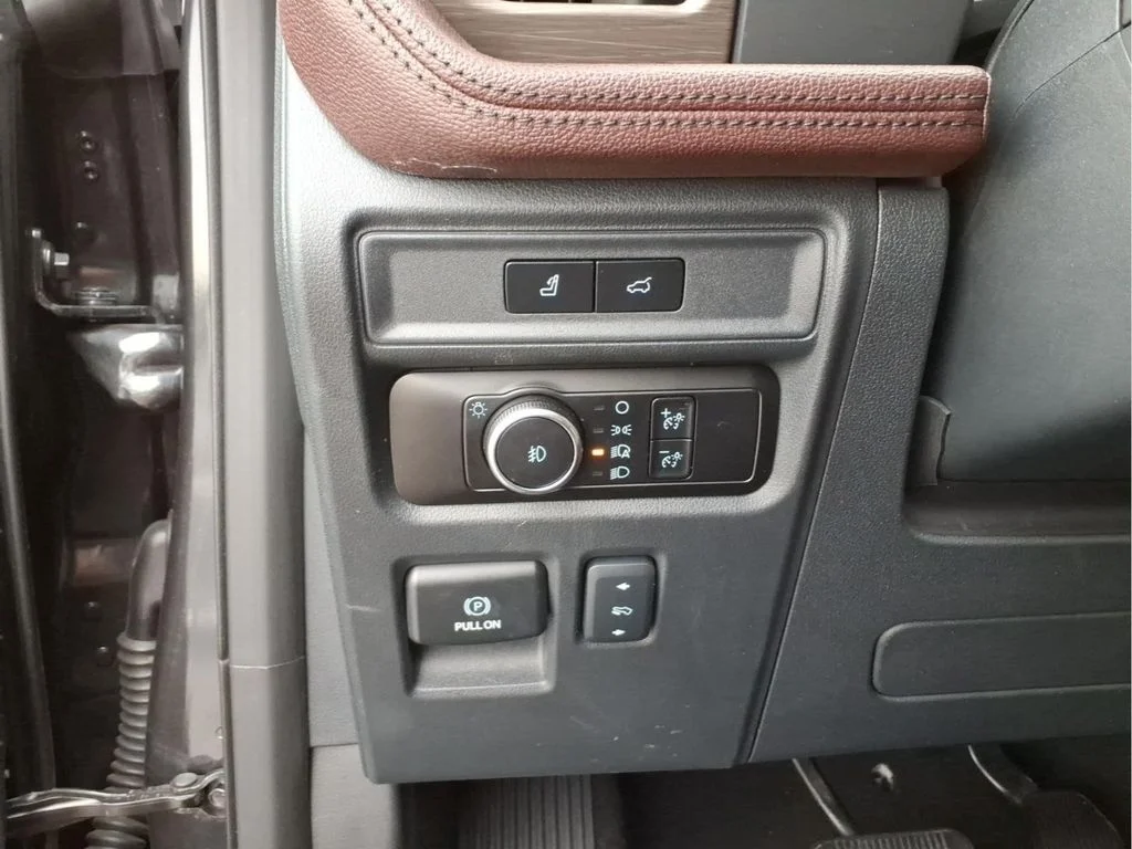 Used 2024 Gray Ford Limited image 23