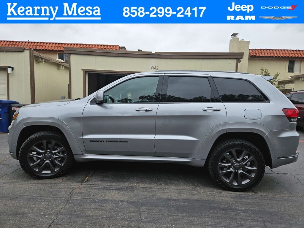 Used 2018 Silver Jeep Overland image 1