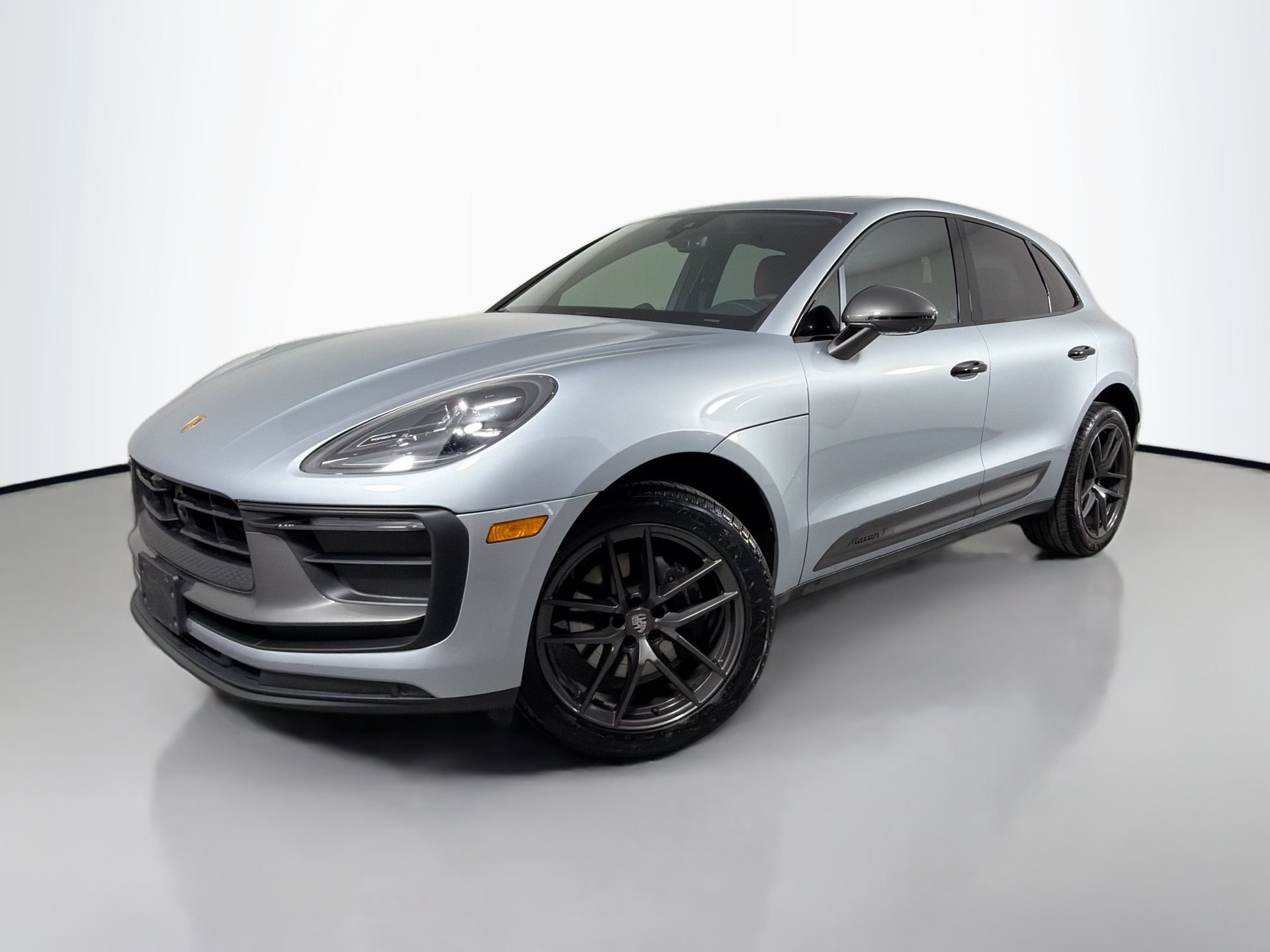2023 Porsche Macan T